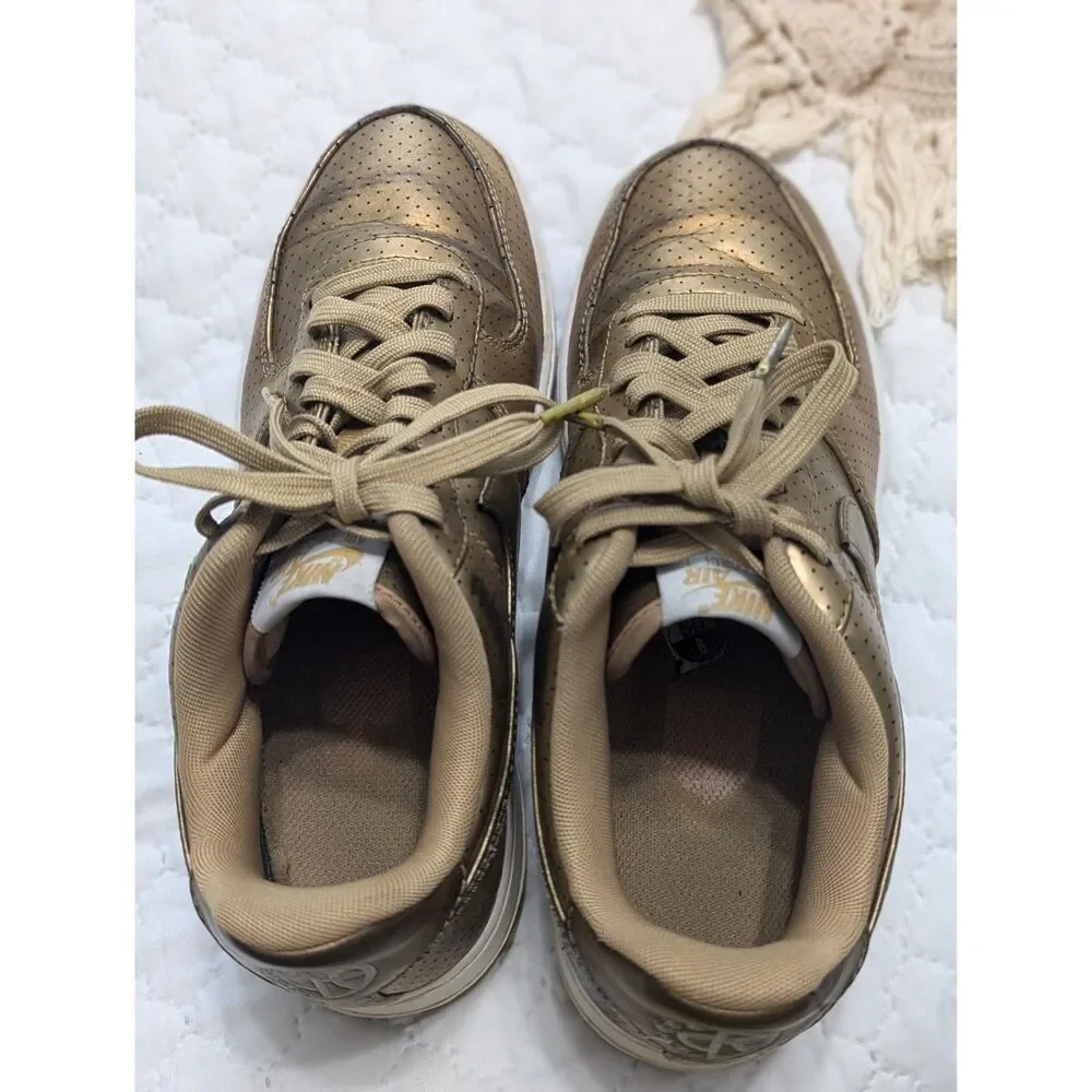 ✨ Nike Air Force 1 Low 07 LV8 Metallic Gold Mens Size 8 Sneakers Streetwear